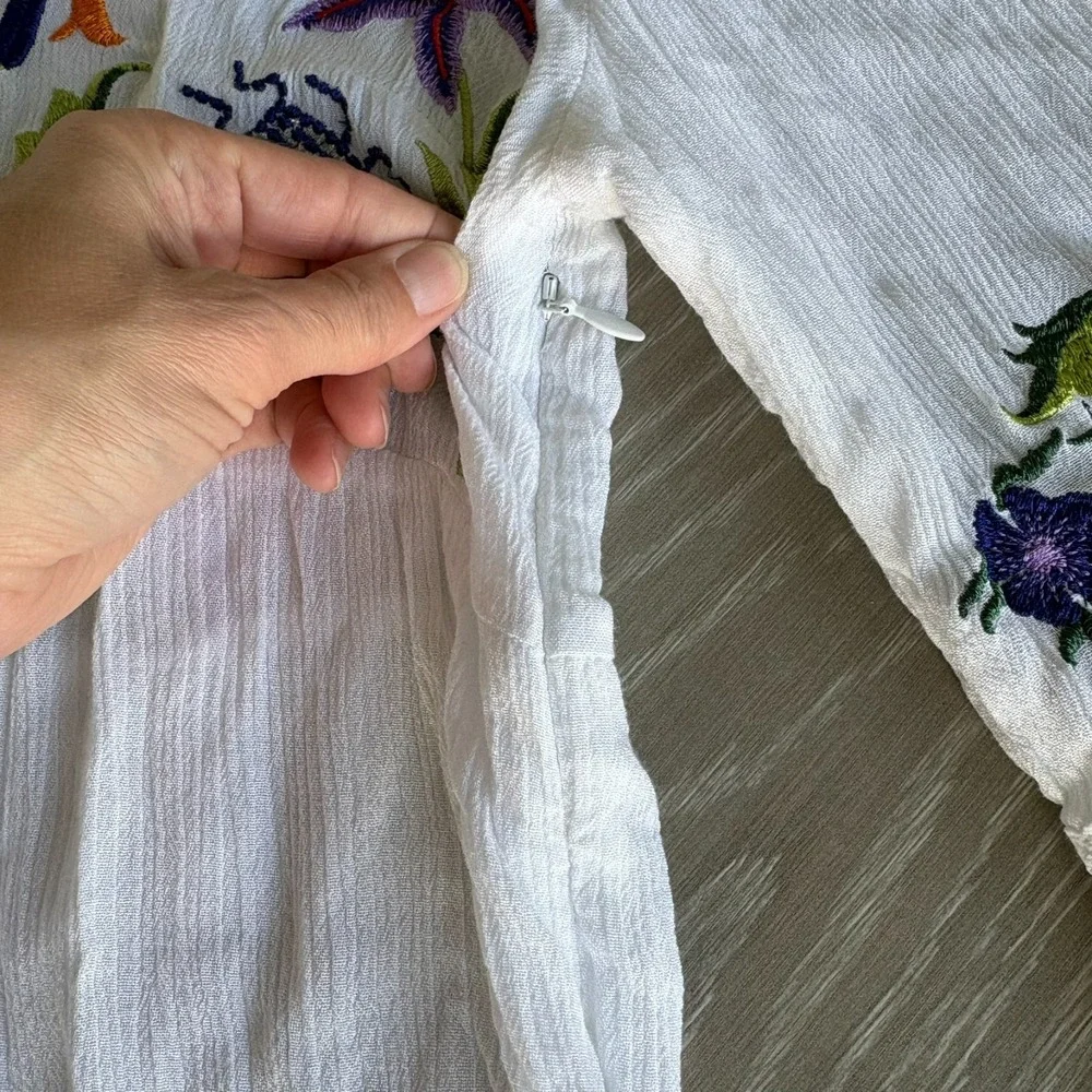 Kyra Anthropologie Womens White Embroidered Flower Bell Sleeve Top Size L - Picture 10 of 16